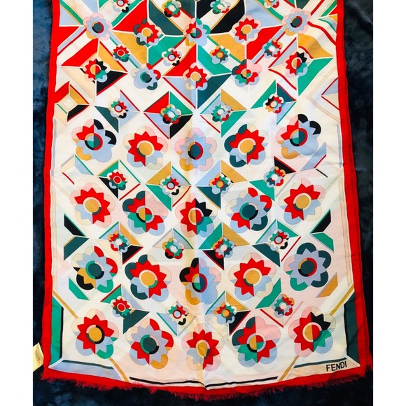 ✨ Fendi Flowerland Multicolor Shawl Scarf – 100% Authentic ✨ - Picture 1 of 4